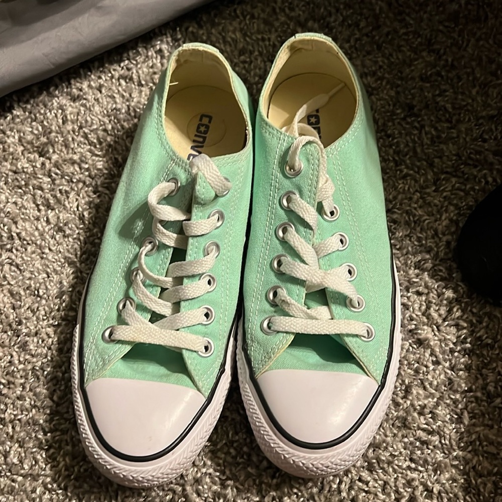 Converse shoe